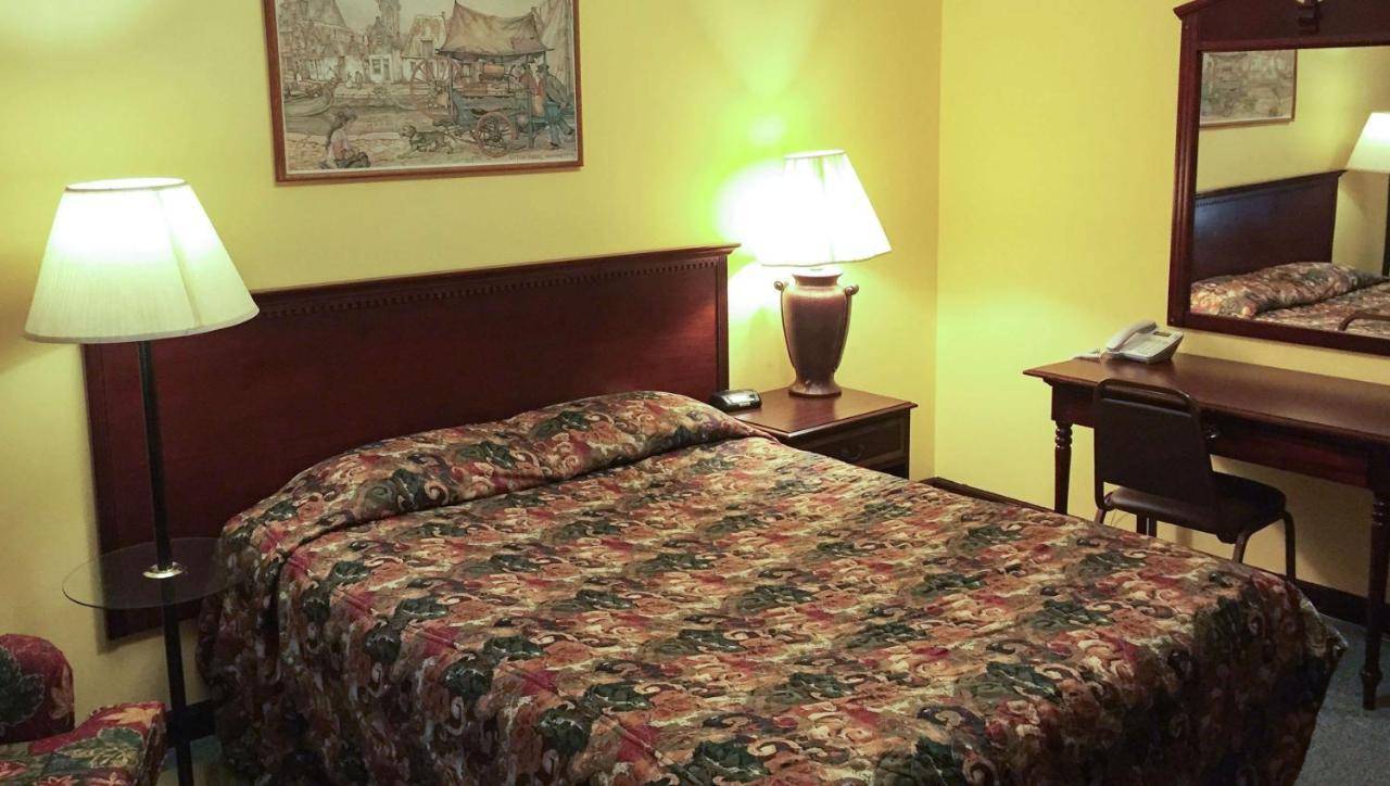 Windmill Inn Lynden Екстер'єр фото