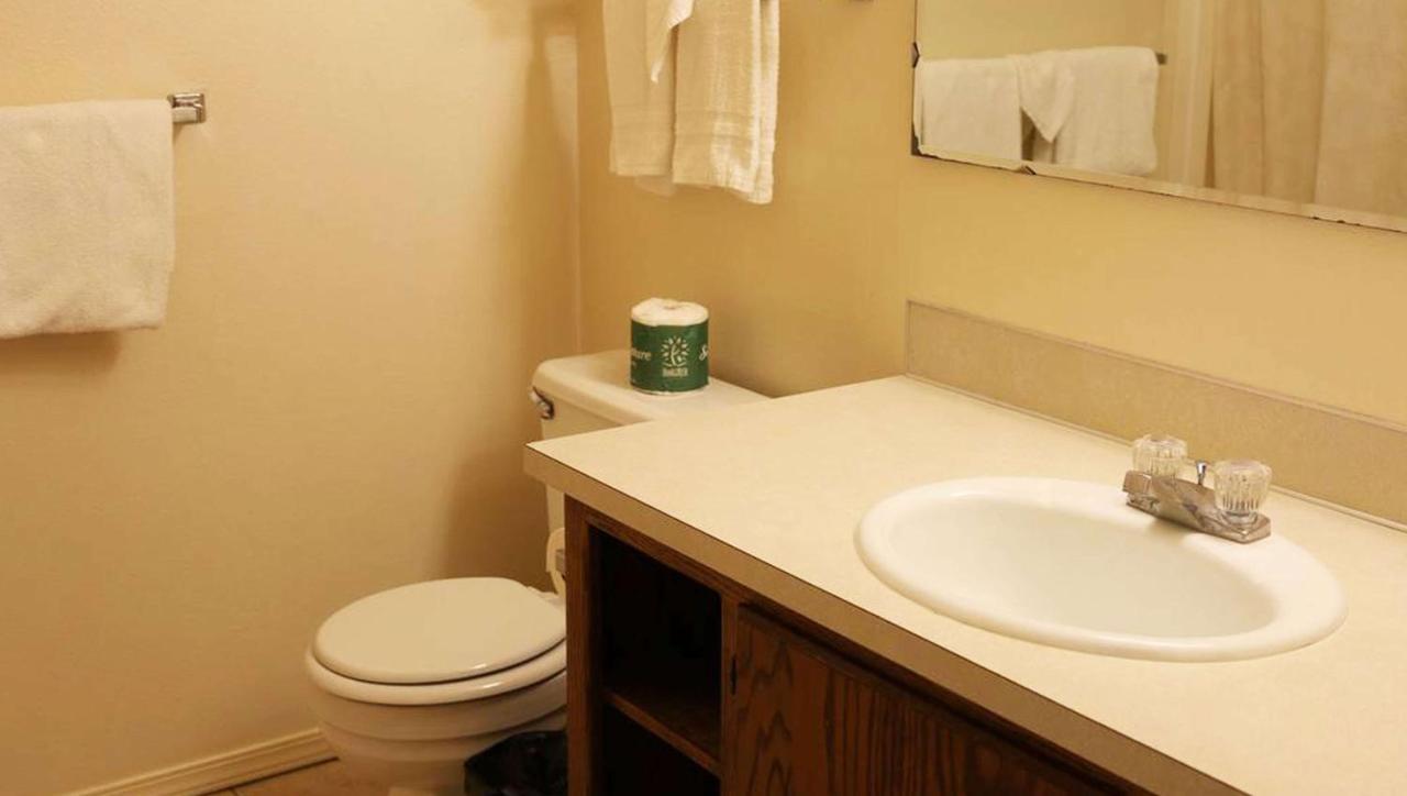 Windmill Inn Lynden Екстер'єр фото
