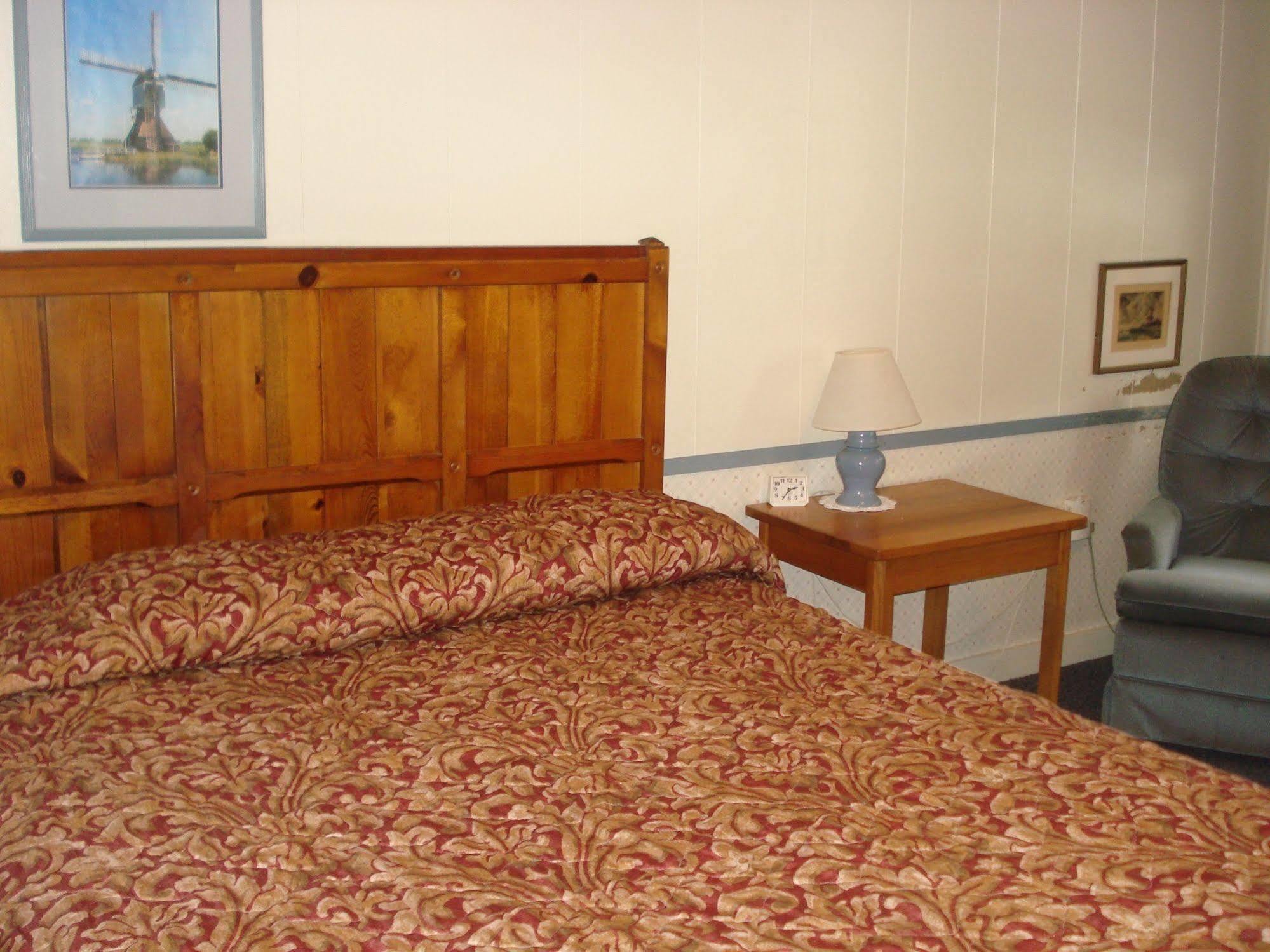 Windmill Inn Lynden Екстер'єр фото